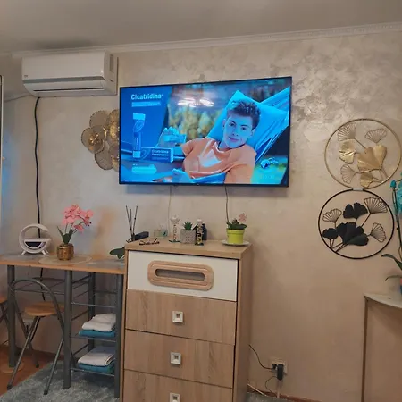 Turquoise Apartment Bucharest